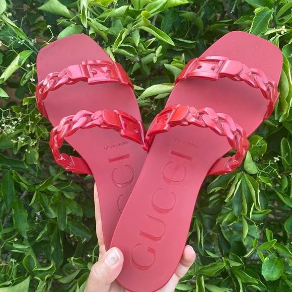 Gucci Red Hibiscus Twisted Rubber Pattern Slides Sandals Size 11 - Picture 1 of 17